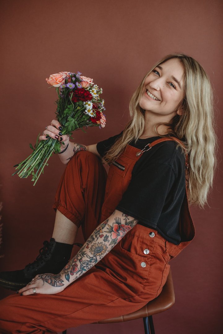 Rence Baumgart_Red Daisy Floral_Headshot.jpg